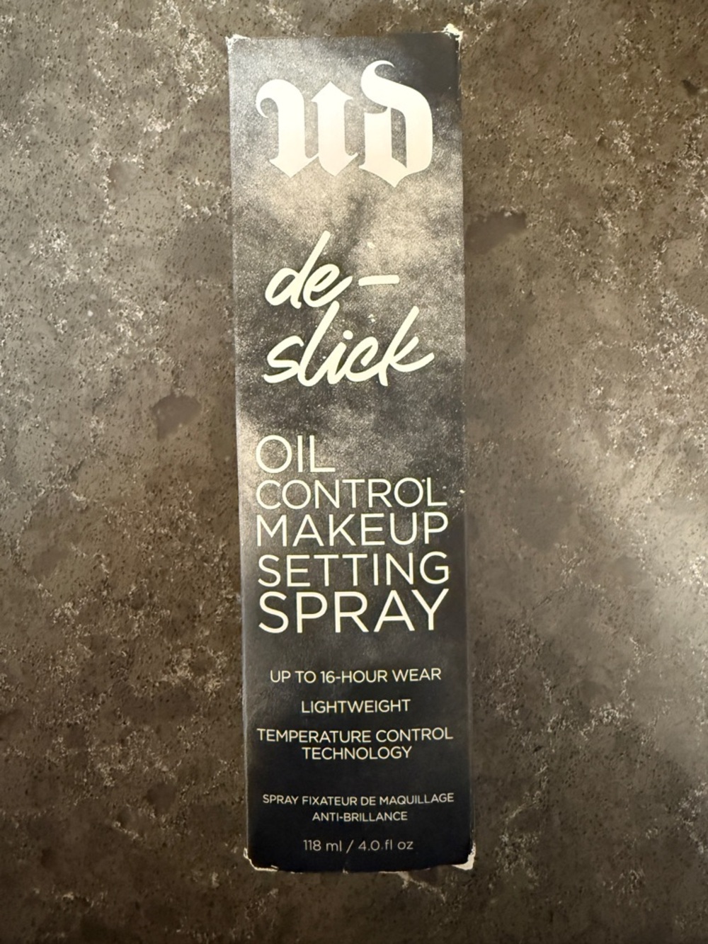 Urban Decay De-Slick Oil Control Makeup Setting Spray - Black